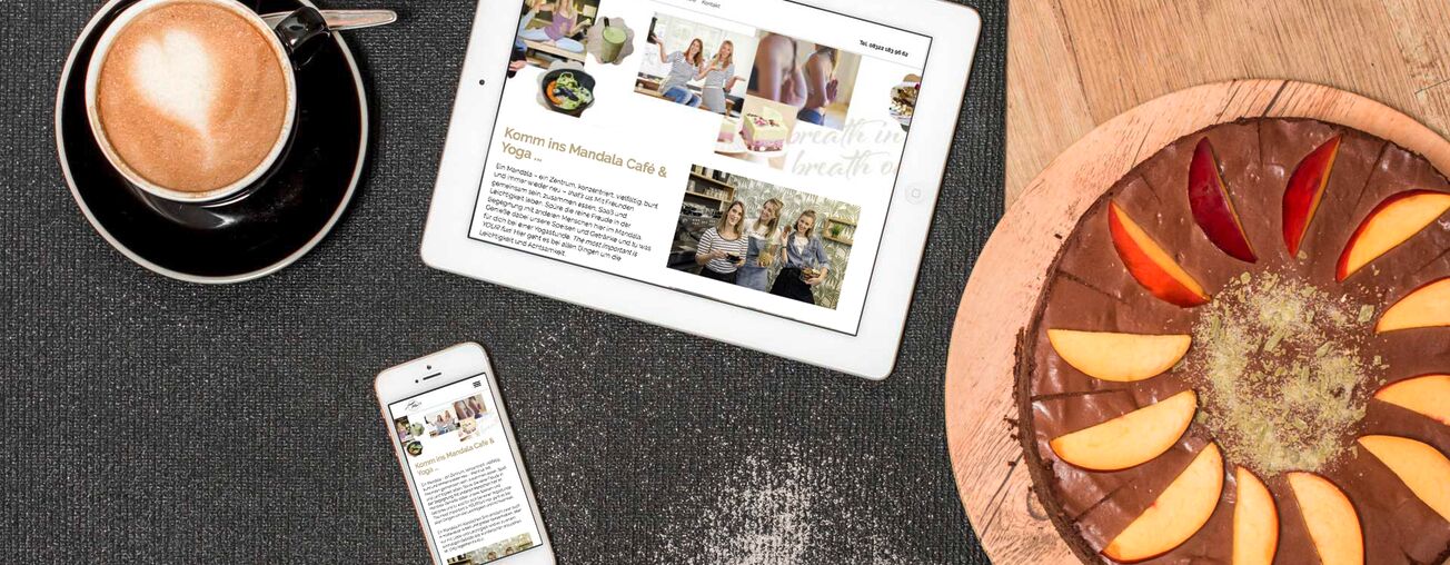 Webseitendarstellung auf einem Laptop - Mandala Café & Yoga