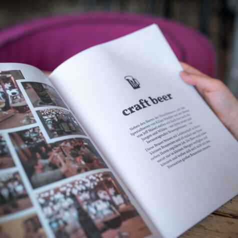 Erzeugerbroschüre mit Übersichtsseiten - Druckprodukte für die Markenentwicklung des Szene Lokals ’s handwerk - craft food & craft beer in Sonthofen